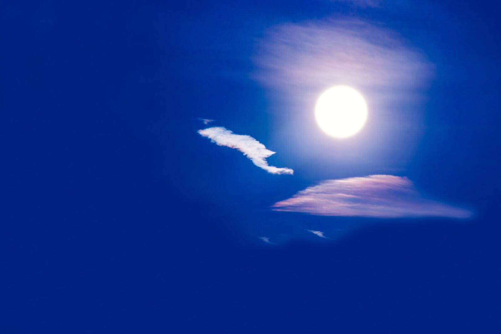 Canon EOS 750D (EOS Rebel T6i / EOS Kiss X8i) sample photo. Sun, clouds, small clouds photography
