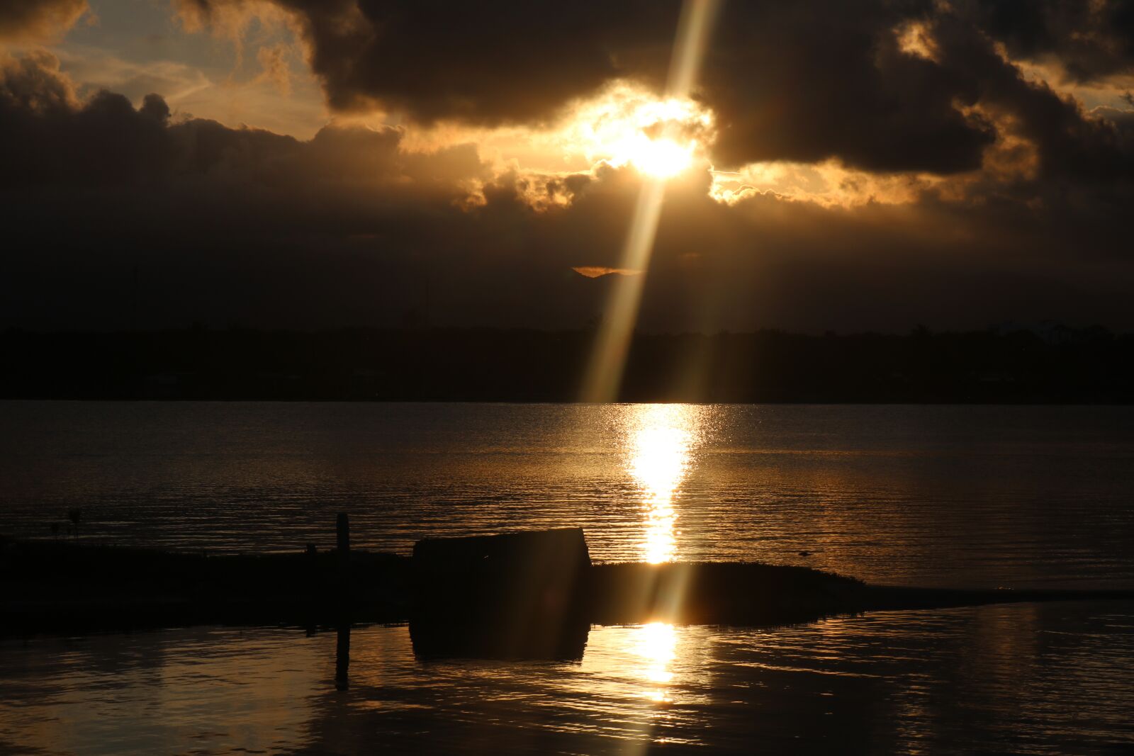 Canon EOS 750D (EOS Rebel T6i / EOS Kiss X8i) sample photo. Sunset, dress tide, light photography