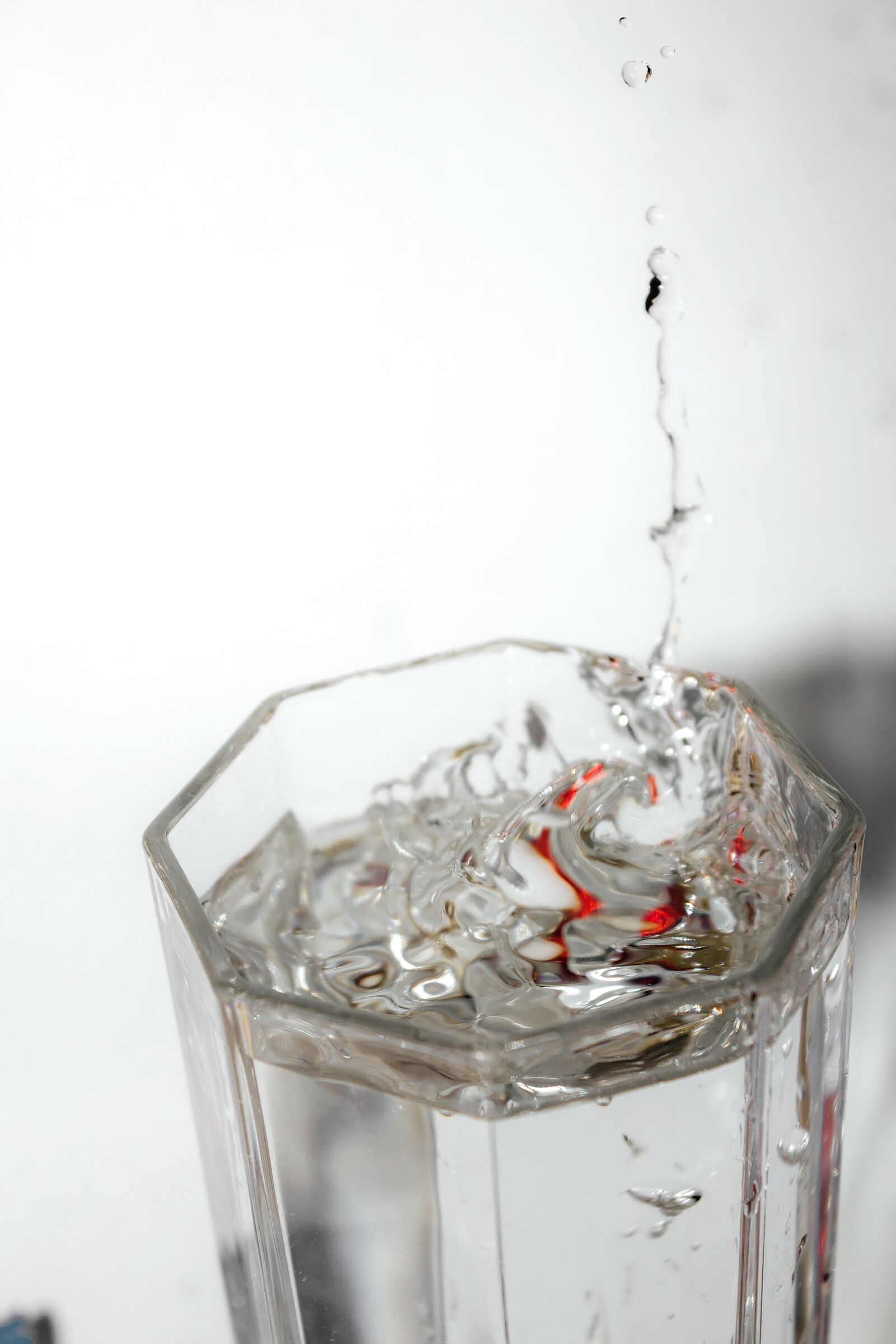 Canon EF-S 18-55mm F3.5-5.6 IS sample photo. Drinking water, water, waterdrop photography