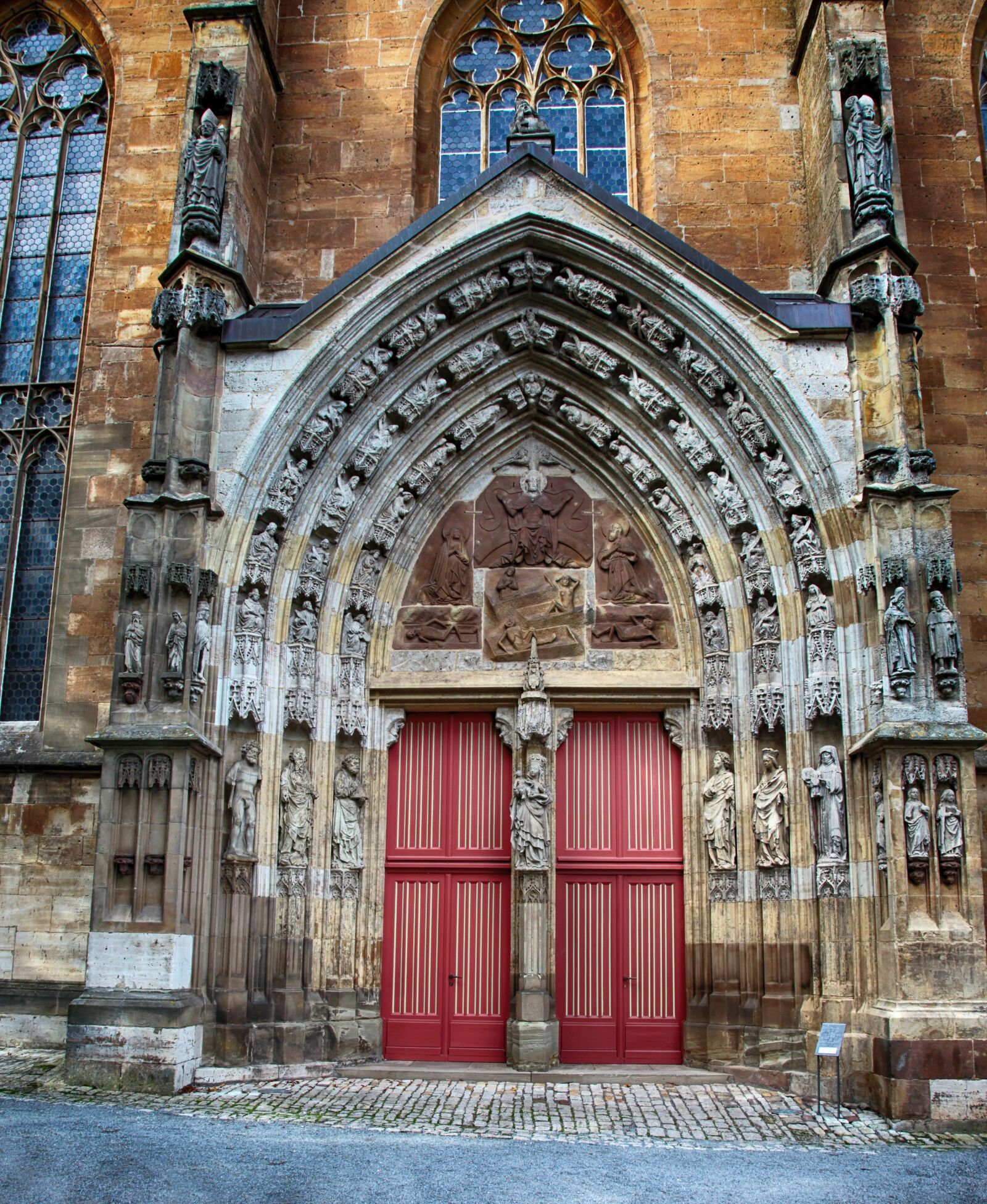 Canon EOS 5D Mark II sample photo. Portal, church, input photography