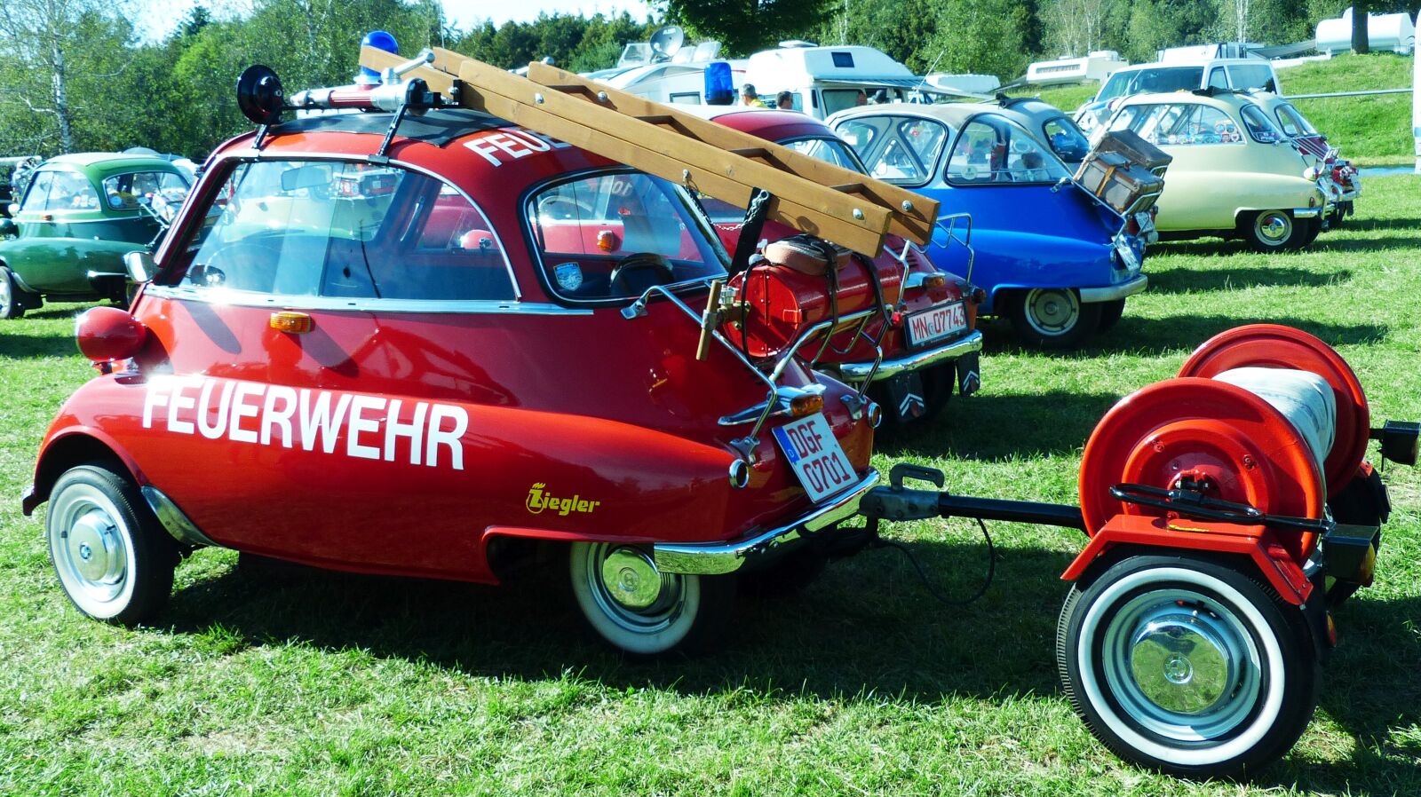Panasonic Lumix DMC-FZ200 sample photo. Bmw, isetta, fire photography