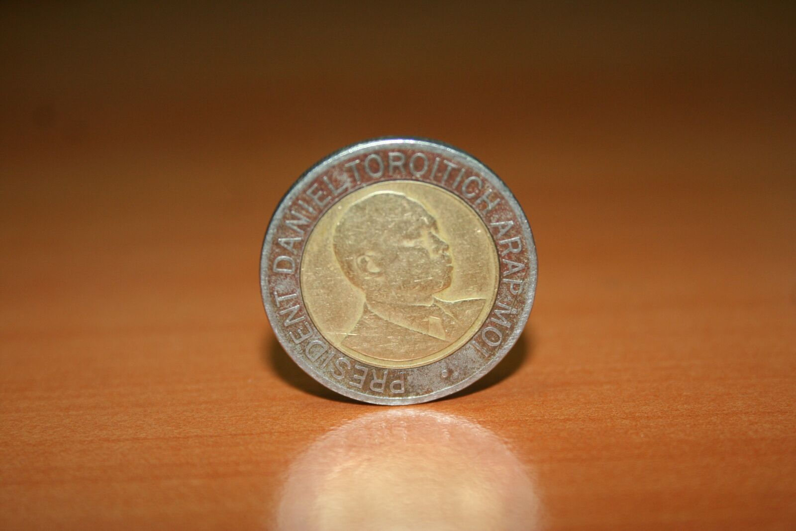 Canon EOS 350D (EOS Digital Rebel XT / EOS Kiss Digital N) sample photo. Coin, kenyan currency, shilling photography