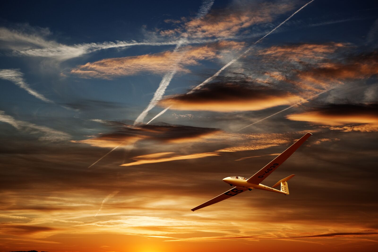 Canon EOS 5D Mark II sample photo. Glider, glide, landing photography