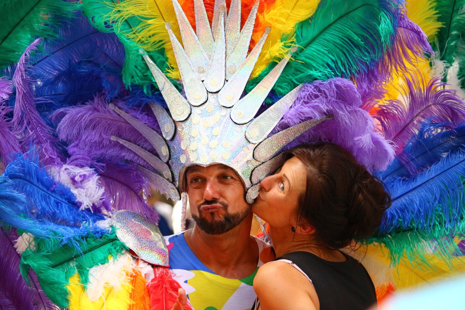 Canon EOS 100D (EOS Rebel SL1 / EOS Kiss X7) sample photo. Csd, parade, colorful photography