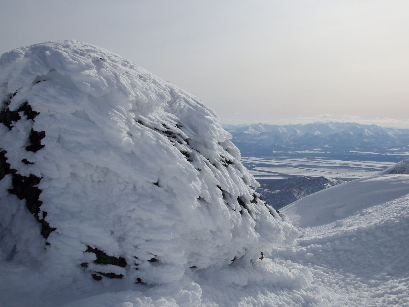 Fujifilm FinePix S1 sample photo. Mountains, ridge, winter photography