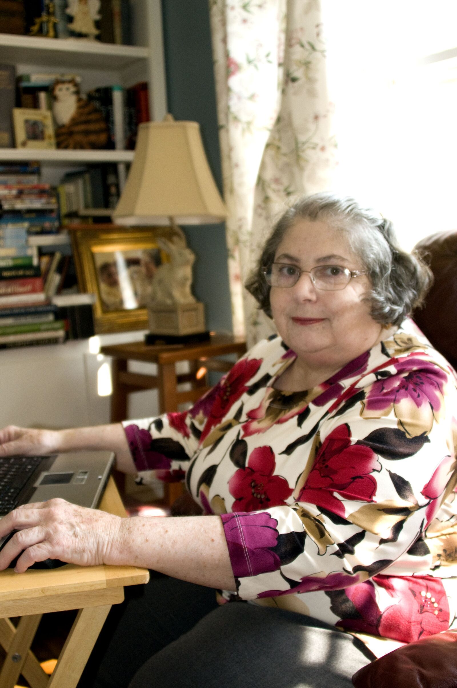 Nikon D300 sample photo. Woman, work, laptop, computer photography