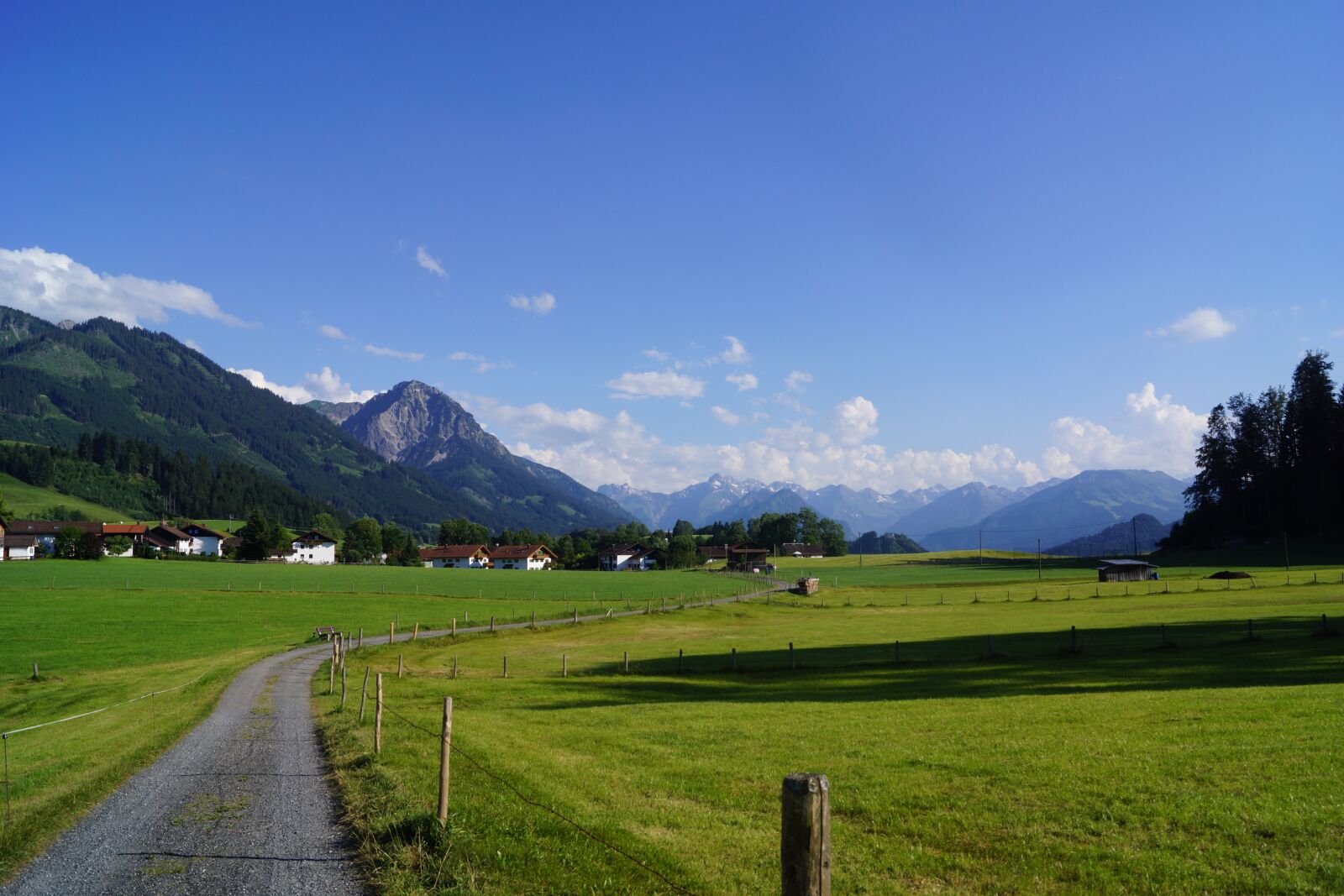 Sony SLT-A65 (SLT-A65V) + Sony DT 18-55mm F3.5-5.6 SAM sample photo. Oberallg u, blue sky photography