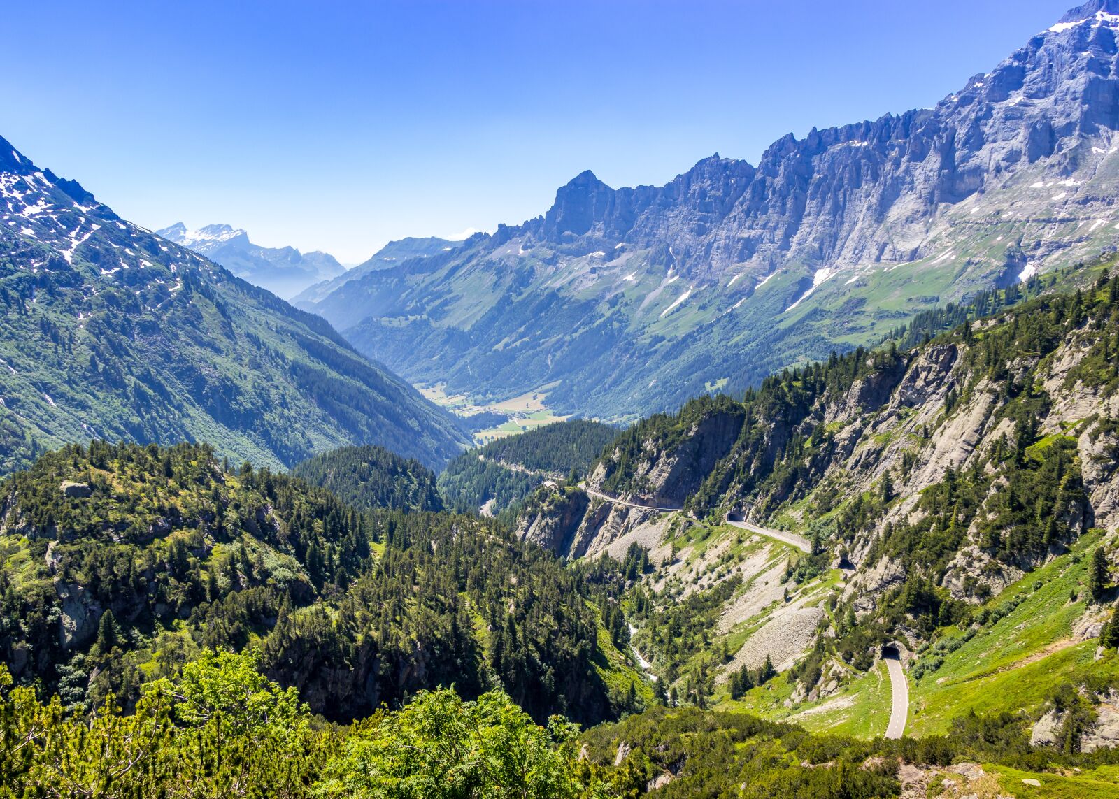 Canon EF-S 18-135mm F3.5-5.6 IS USM sample photo. Switzerland, view, mountains photography