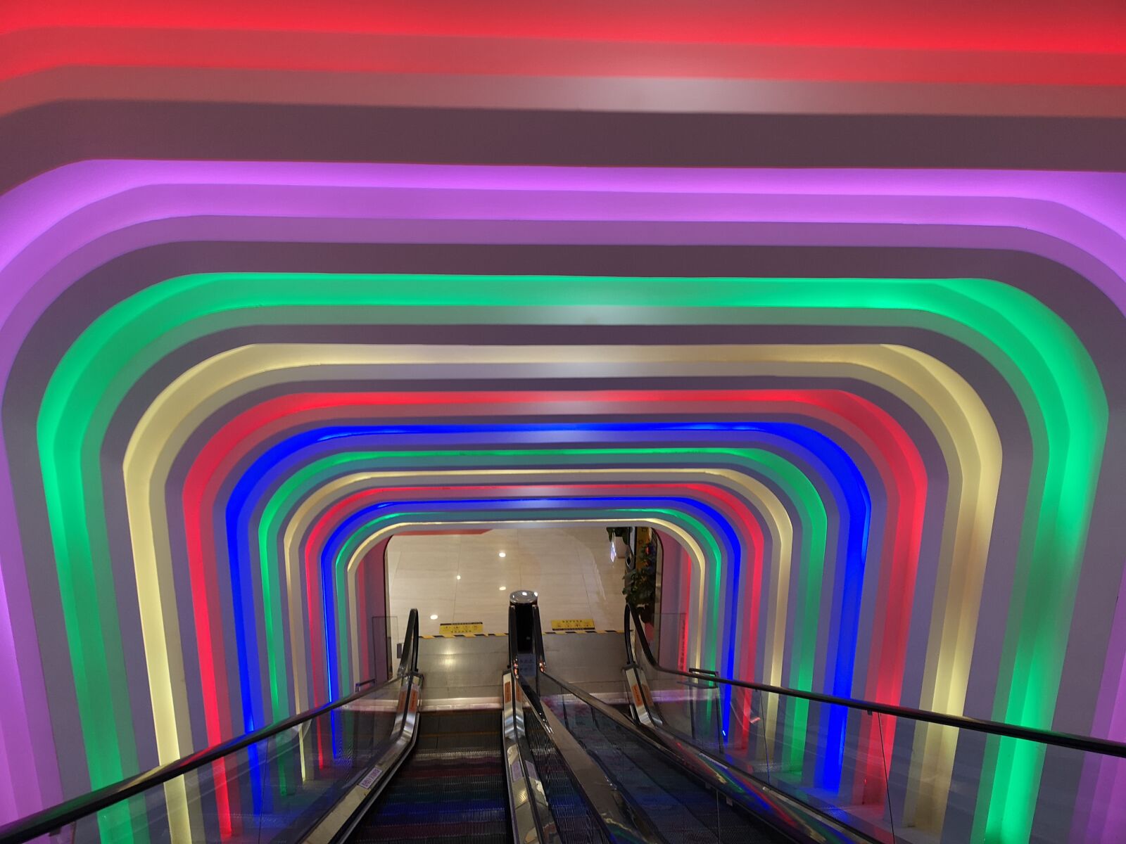 HUAWEI P20 Pro sample photo. Rainbow, tunnel, light photography