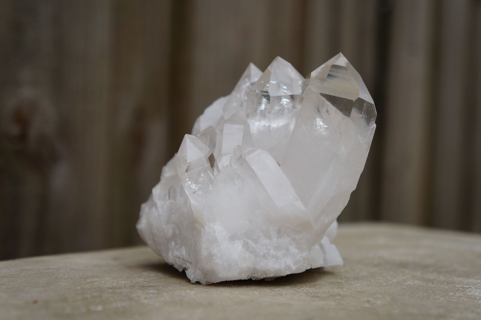 Sony Alpha a3000 + Sony E 18-55mm F3.5-5.6 OSS sample photo. Crystal, quartz, mineral photography