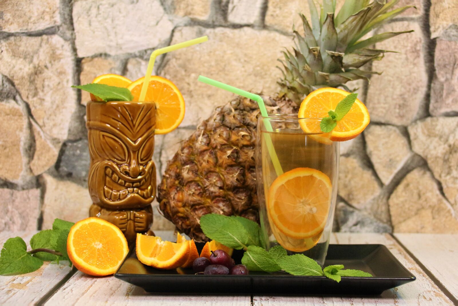 Canon EOS 700D (EOS Rebel T5i / EOS Kiss X7i) sample photo. Pineapple, fruit, yellow photography