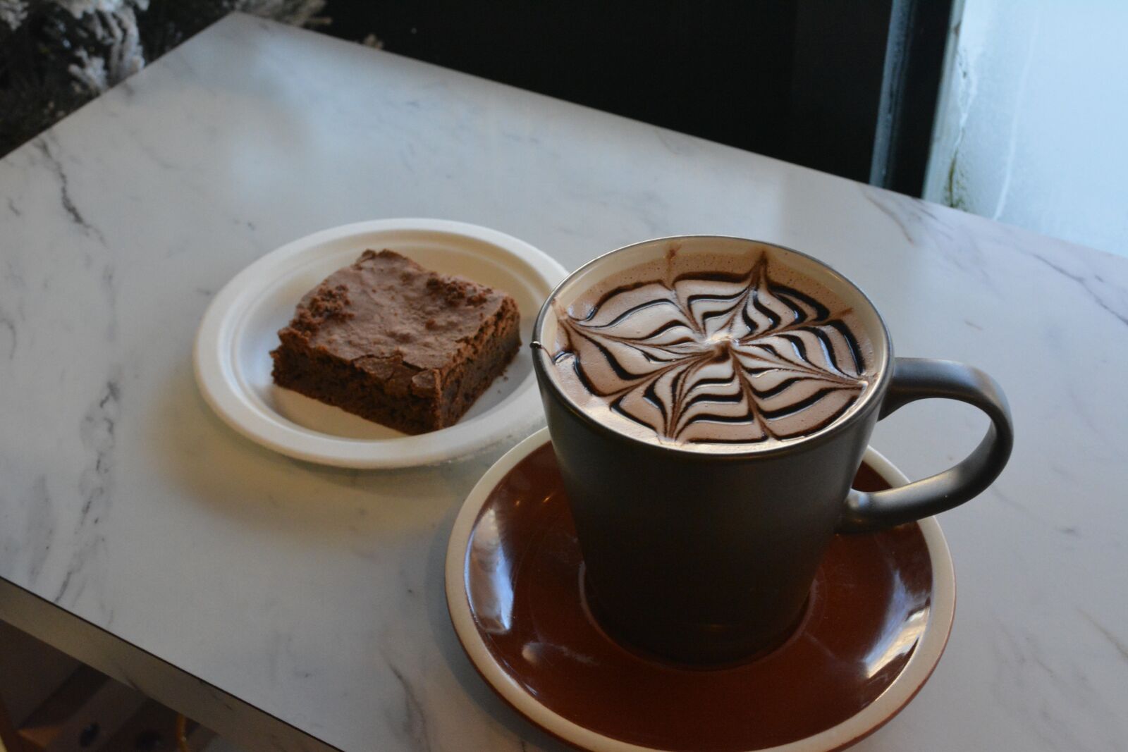 Nikon D5200 sample photo. Coffee, brownie, cafe photography