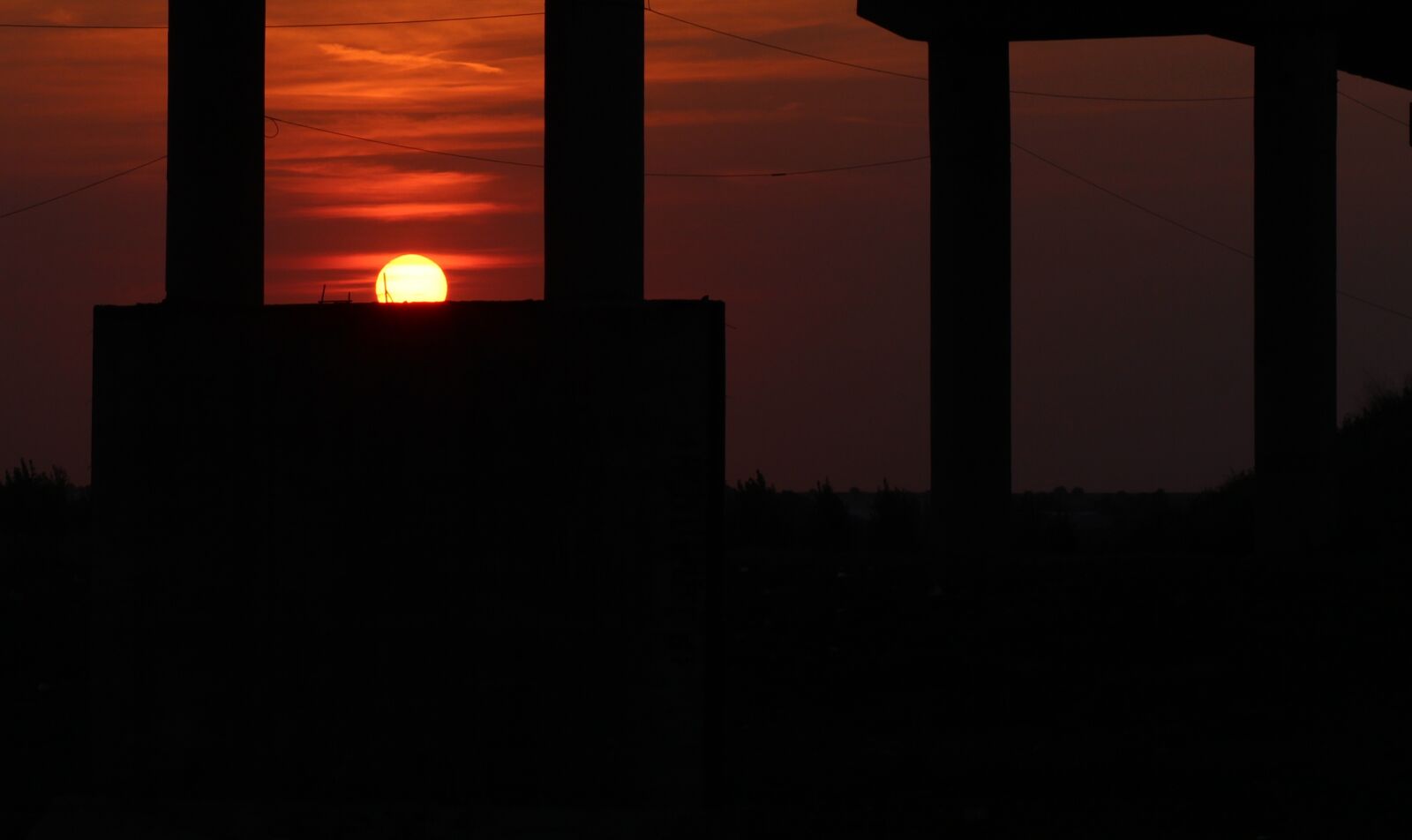 Canon EOS 700D (EOS Rebel T5i / EOS Kiss X7i) + Canon EF 85mm F1.8 USM sample photo. Sunset, bridge, sky photography