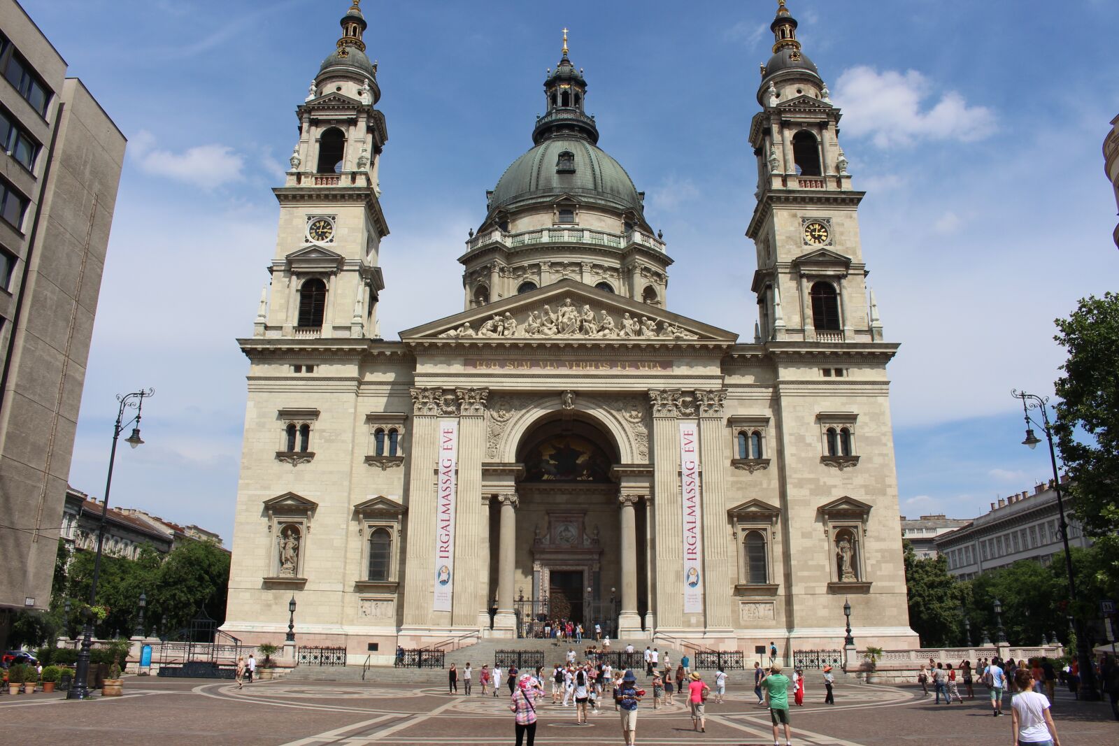Canon EOS 700D (EOS Rebel T5i / EOS Kiss X7i) sample photo. Budapest, catholic, church photography