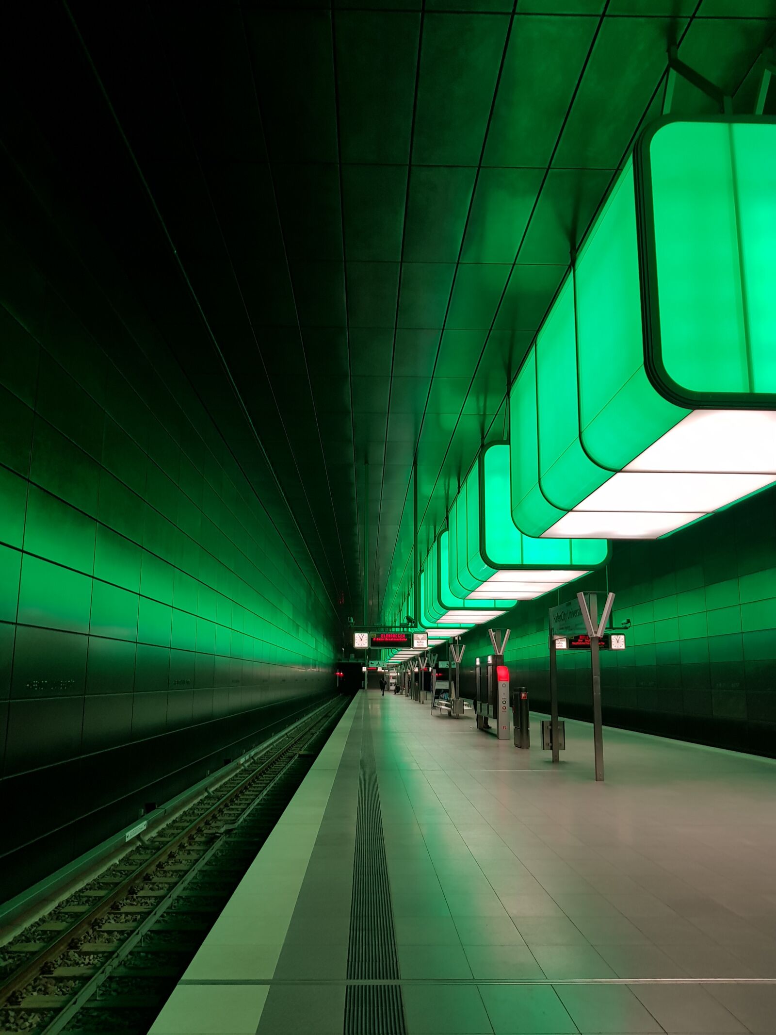 Samsung Galaxy S8+ sample photo. Hamburg, metro, architecture photography