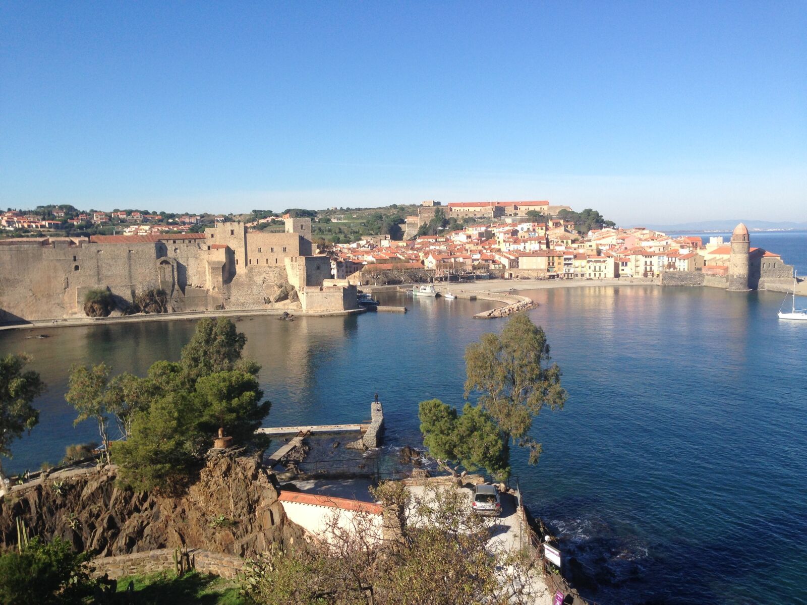 iPhone 5 back camera 4.12mm f/2.4 sample photo. Collioure, france, harbor photography