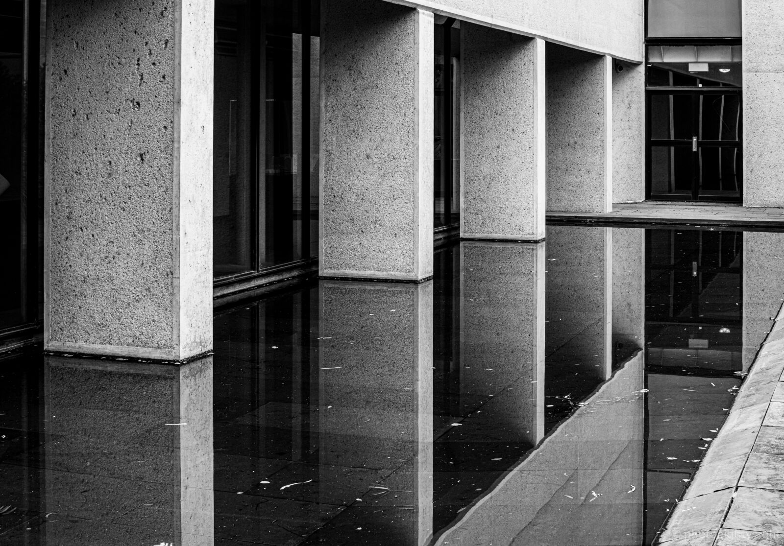 Nikon D7200 sample photo. Reflection, columns, architecture photography