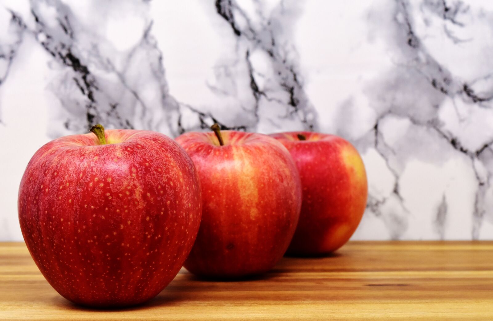 Nikon D7200 sample photo. Apple, fruit, red apple photography