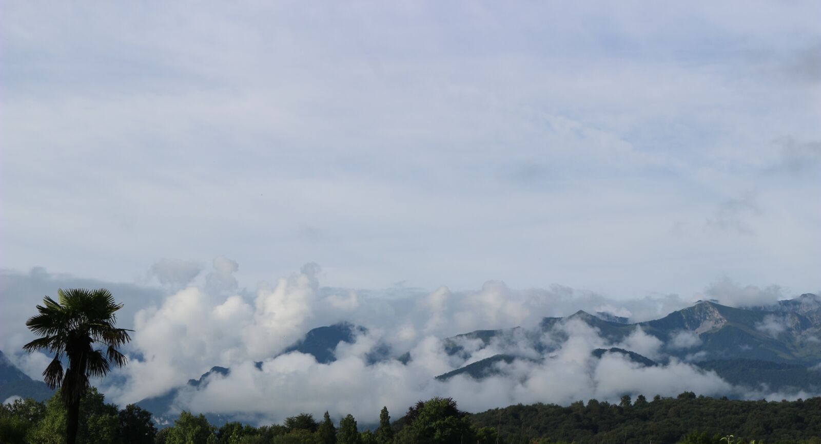 Canon EOS 100D (EOS Rebel SL1 / EOS Kiss X7) sample photo. Mountains, the pyrenees, b photography
