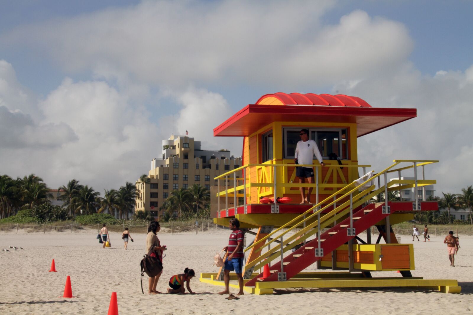 Canon EOS 7D sample photo. Lifeguard, hut, rescue photography