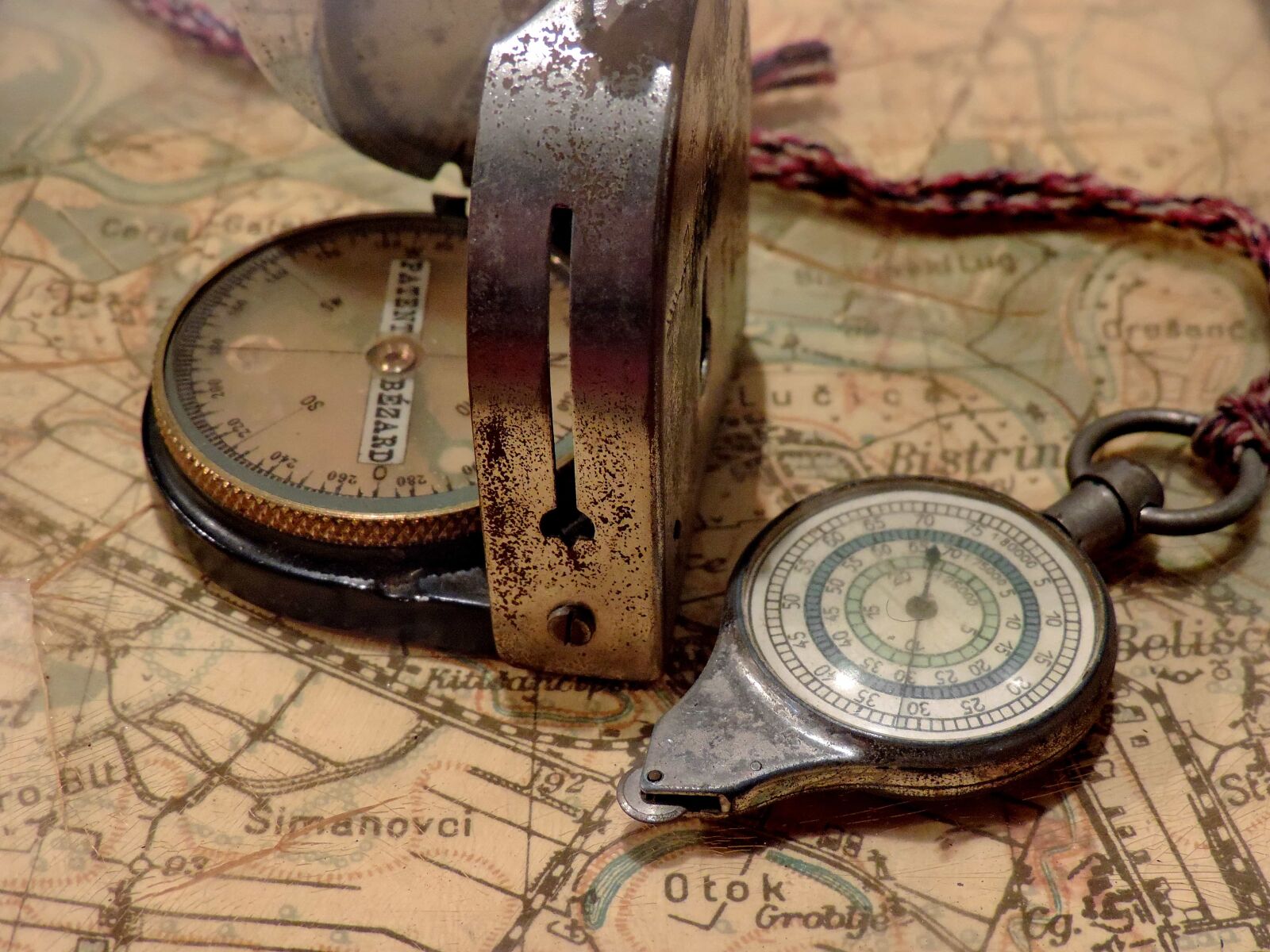Nikon Coolpix P520 sample photo. Antique, compass, geography, history photography
