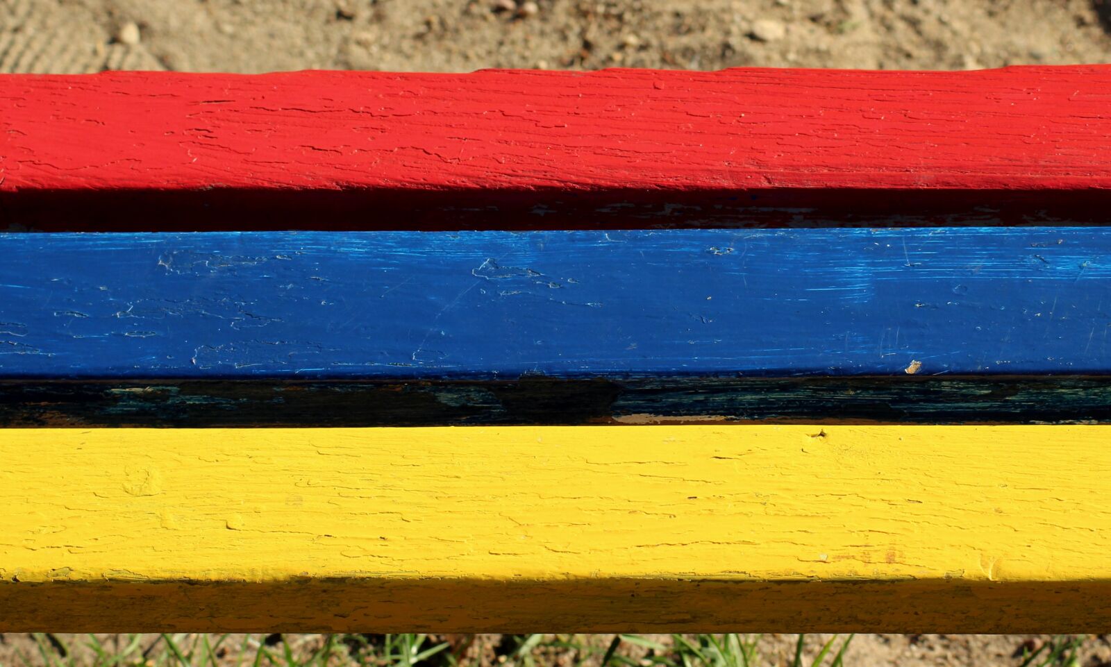 Canon EOS 1200D (EOS Rebel T5 / EOS Kiss X70 / EOS Hi) sample photo. Bench, boards, colorful photography