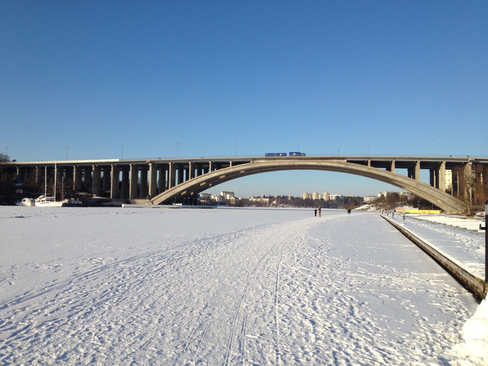 Apple iPhone 4S sample photo. Bridge, ice photography