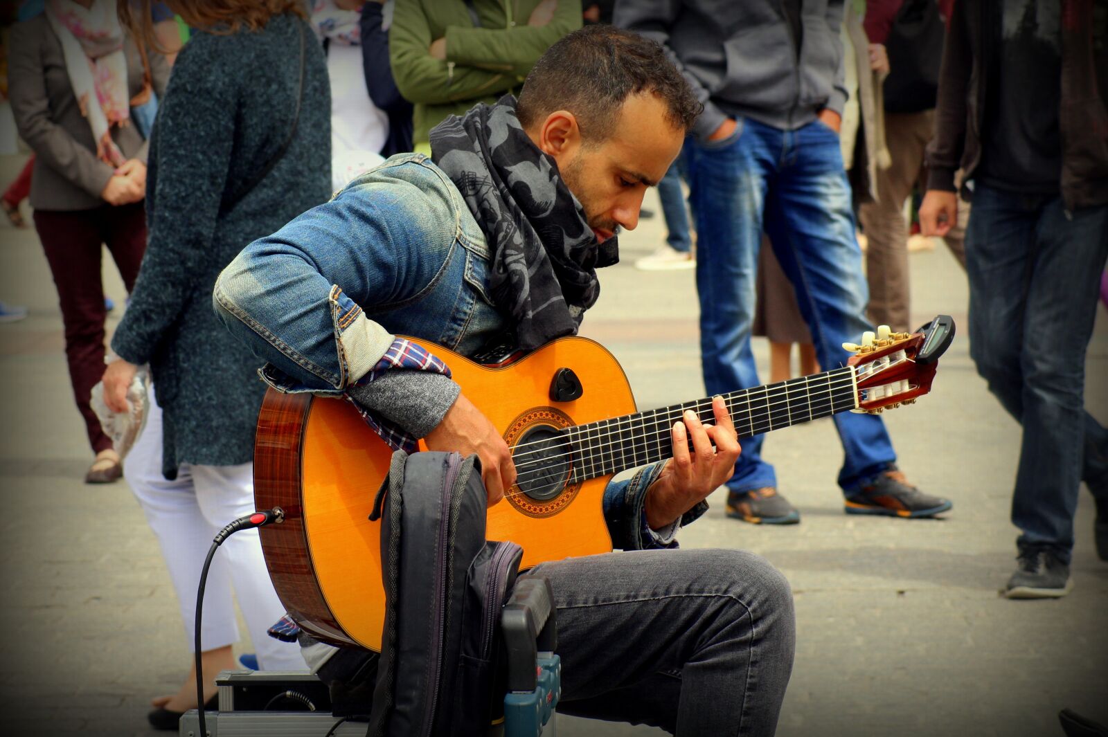 Canon EOS 1200D (EOS Rebel T5 / EOS Kiss X70 / EOS Hi) sample photo. Musician, public speaking, artist photography