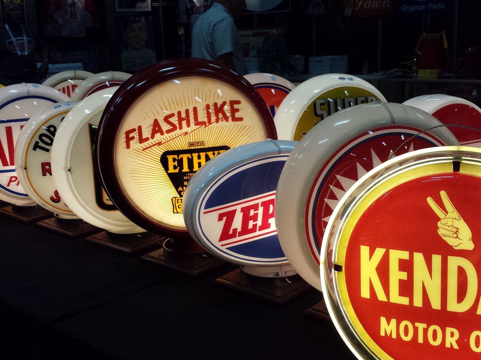 Samsung Galaxy S4 sample photo. Oil, motors, signs photography