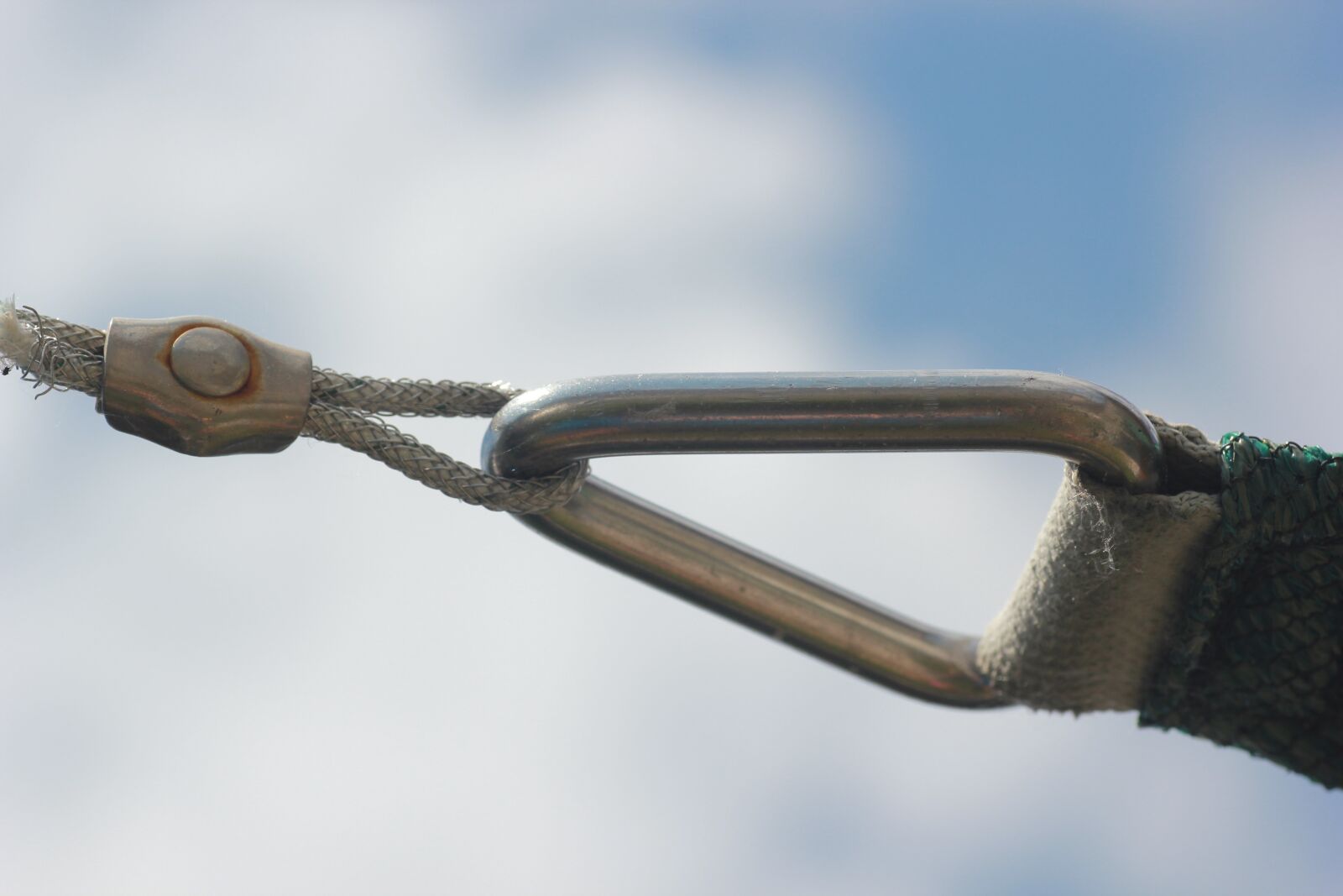 Canon EOS 550D (EOS Rebel T2i / EOS Kiss X4) sample photo. Rope, sail, sun photography