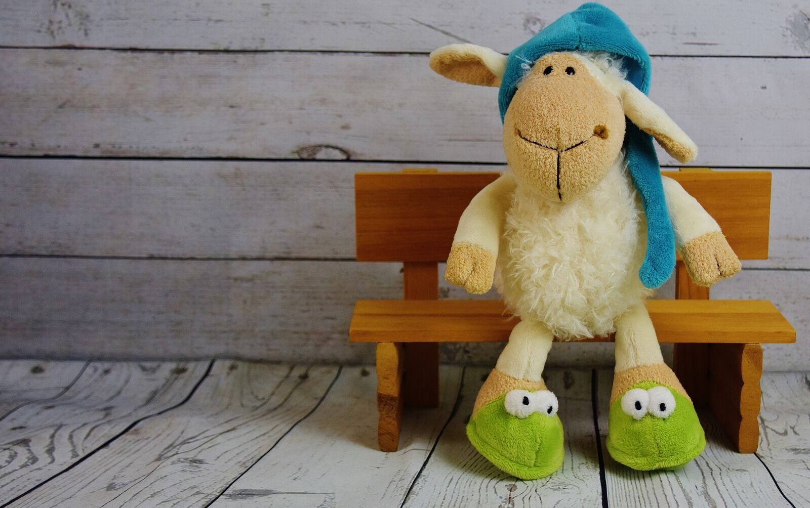 Nikon D7200 sample photo. Sheep, sleepyhead, cap photography