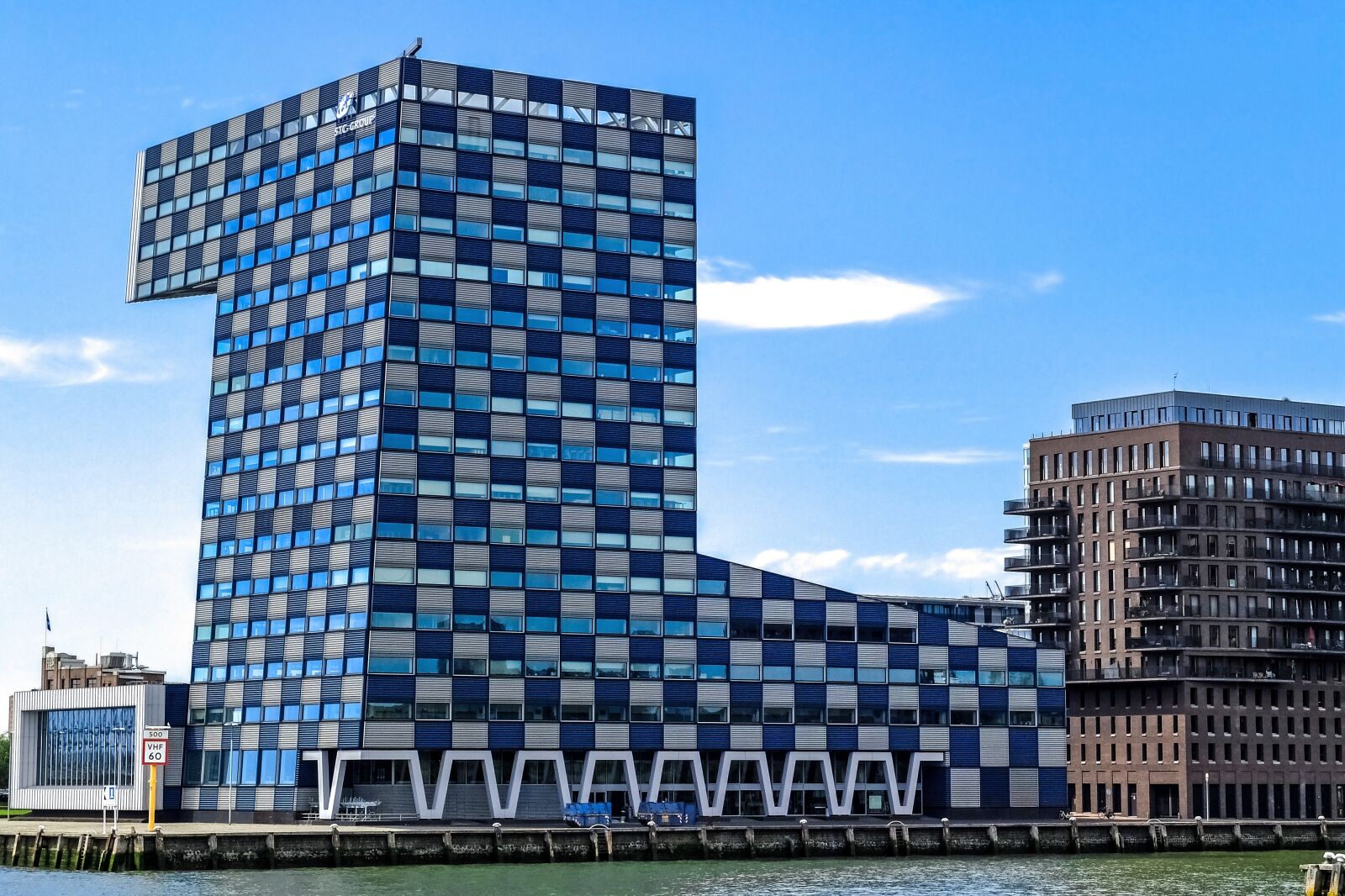 Fujifilm X30 sample photo. Building, modern, architecture photography