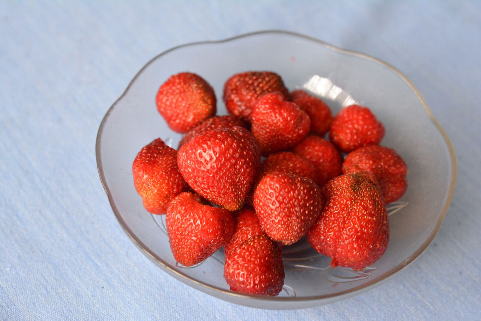 Nikon D5200 sample photo. Strawberries, strawberry, fruit photography