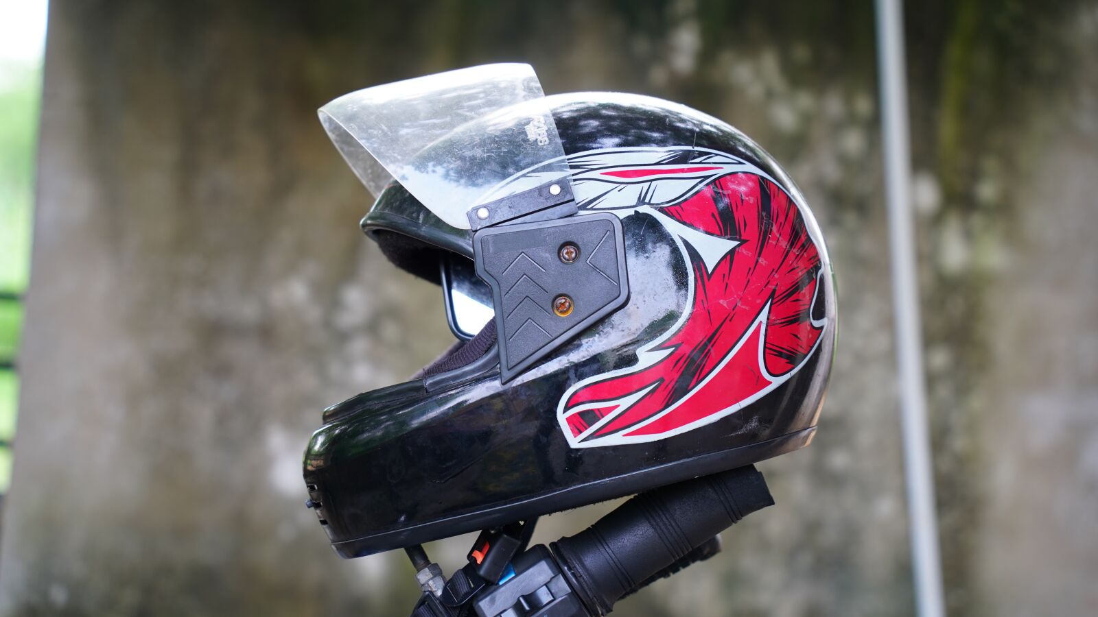 Tamron 28-200mm F2.8-5.6 Di III RXD sample photo. Helmet, safety, engineer photography