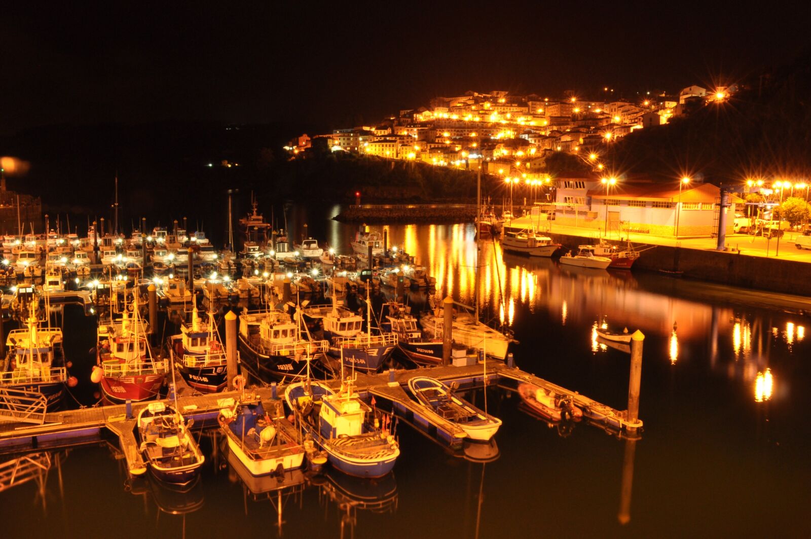 Nikon D90 sample photo. Ballasts, port, night photography
