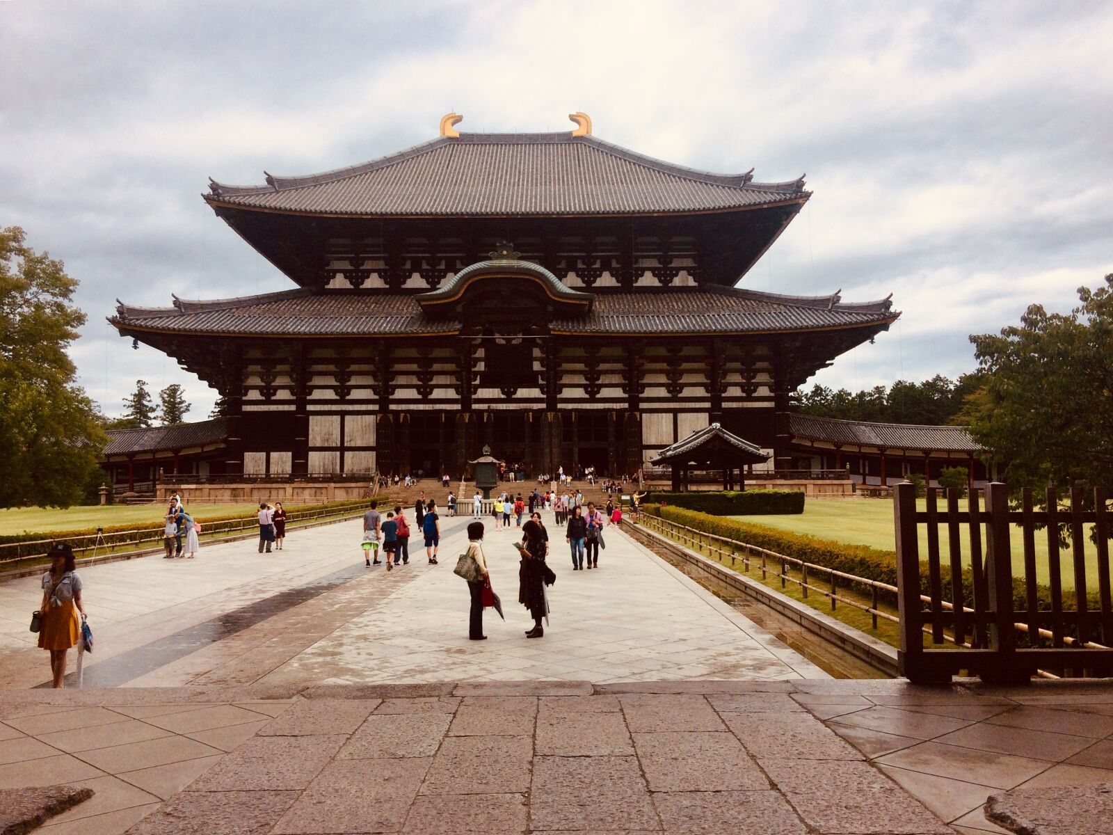 iPhone 5s back camera 4.15mm f/2.2 sample photo. Palacio, nara, japón photography