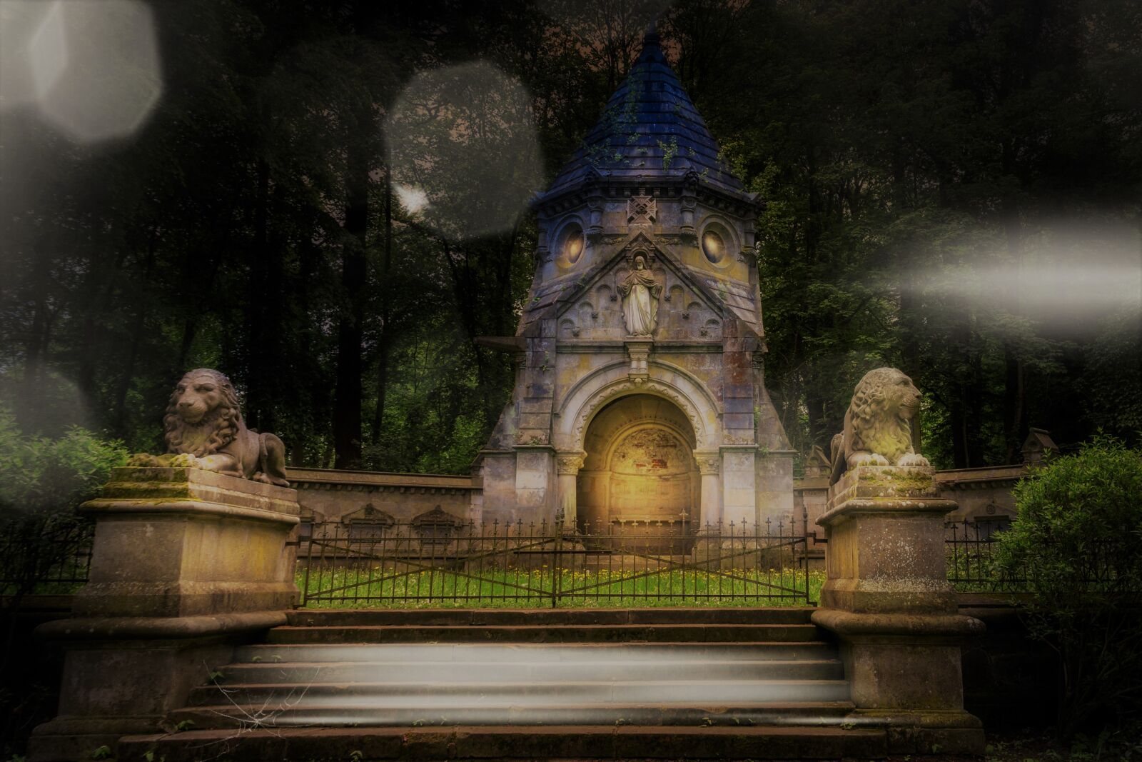 Canon EF-S 18-135mm F3.5-5.6 IS sample photo. Temple, lion temple, mystical photography