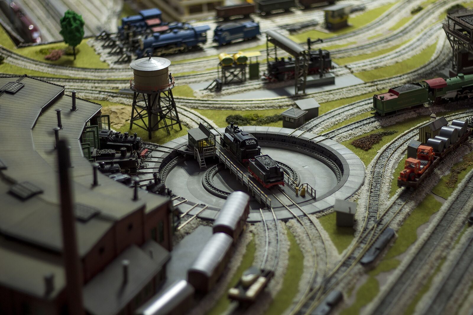 Canon EOS 7D + Canon EF 50mm F1.8 II sample photo. Toys, model, transportation photography