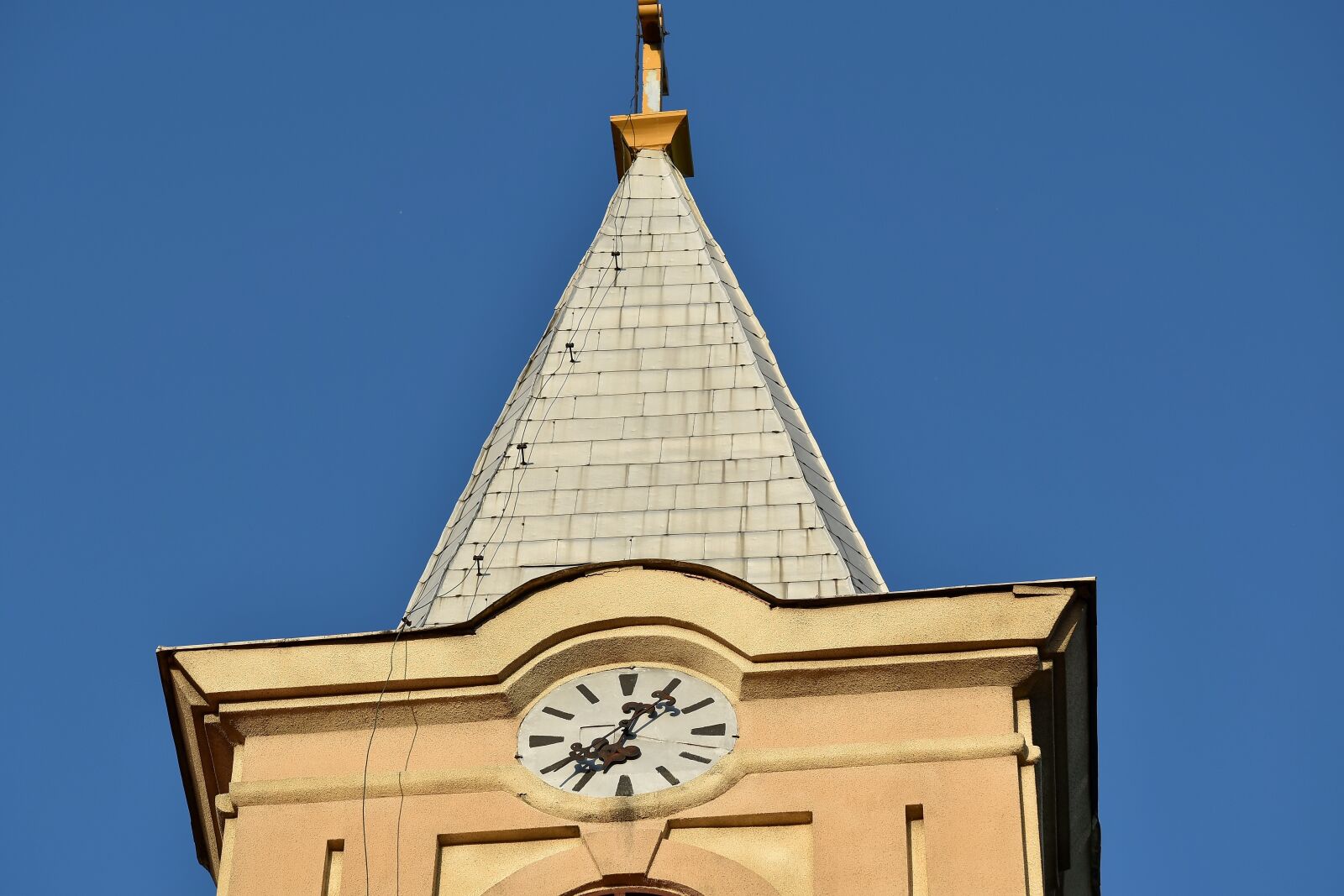 Nikon D5500 sample photo. Analog clock, ancient, architectural photography