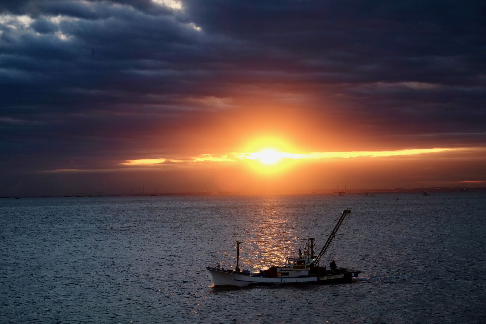 Fujifilm X-T10 sample photo. Sunrise, cloud, dramatic photography