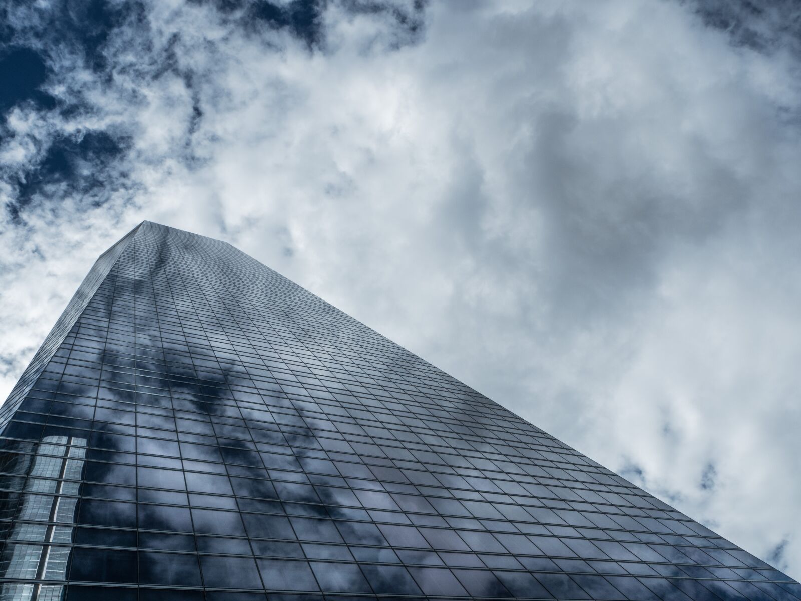 Olympus OM-D E-M5 II sample photo. Torres, madrid, sky photography