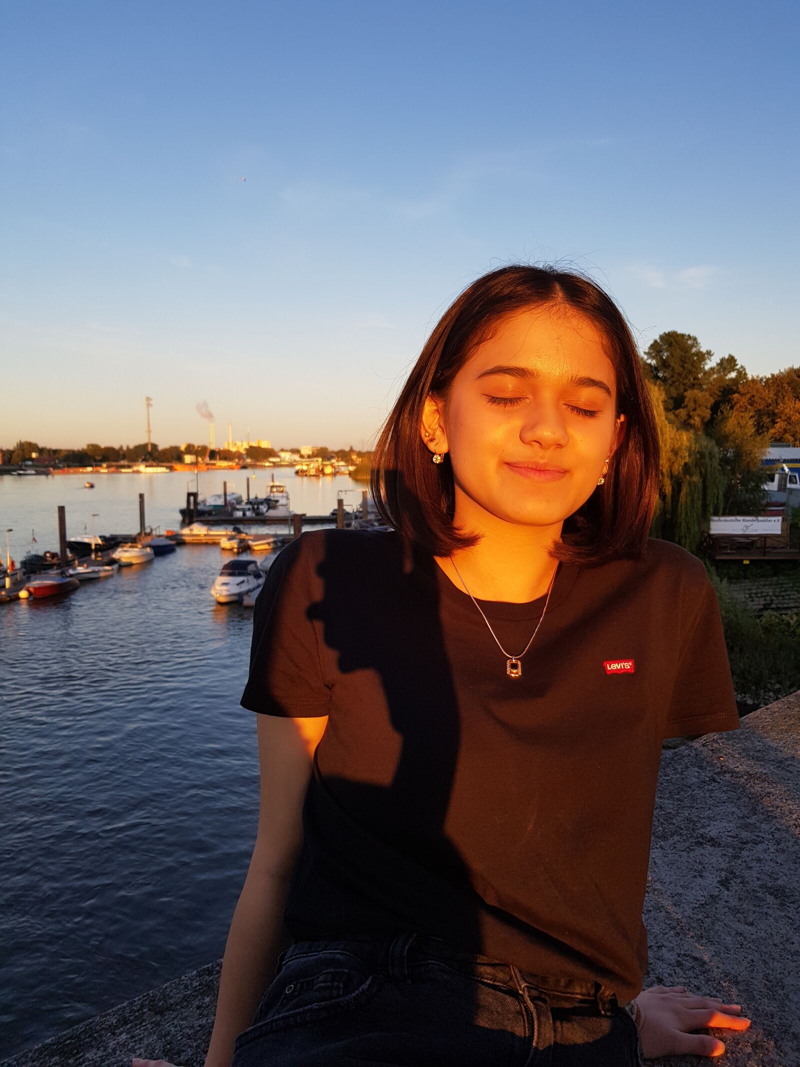 Samsung Galaxy S8 sample photo. Girl, port, water photography