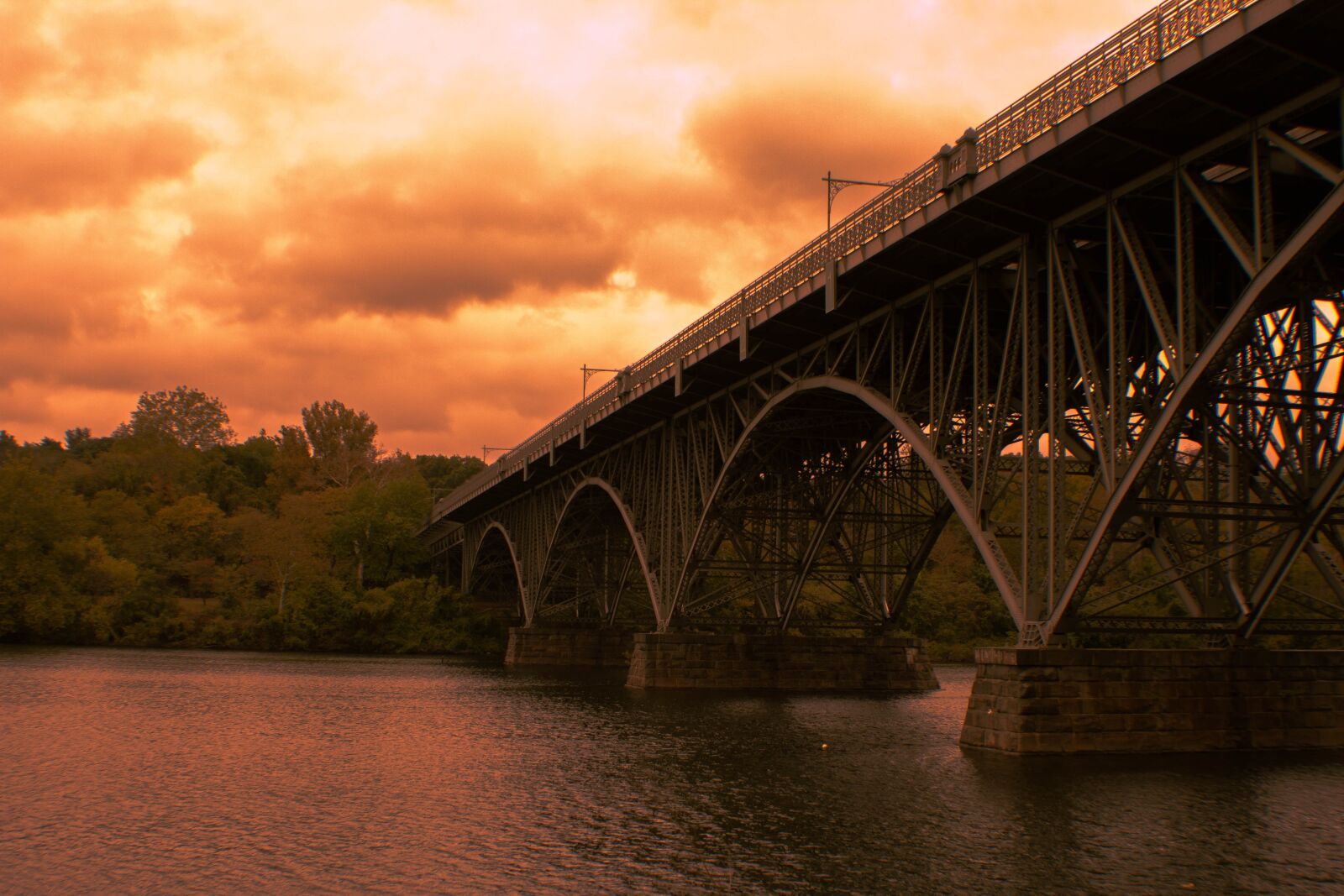 Canon EOS 600D (Rebel EOS T3i / EOS Kiss X5) sample photo. The iron bridge, sunset photography