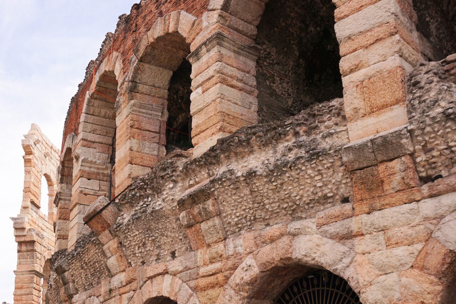 Sony a6000 sample photo. Verona, arena, building photography