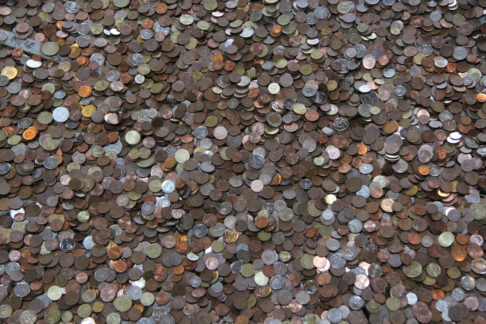 Canon EF-S 17-85mm F4-5.6 IS USM sample photo. Coin, money, small photography