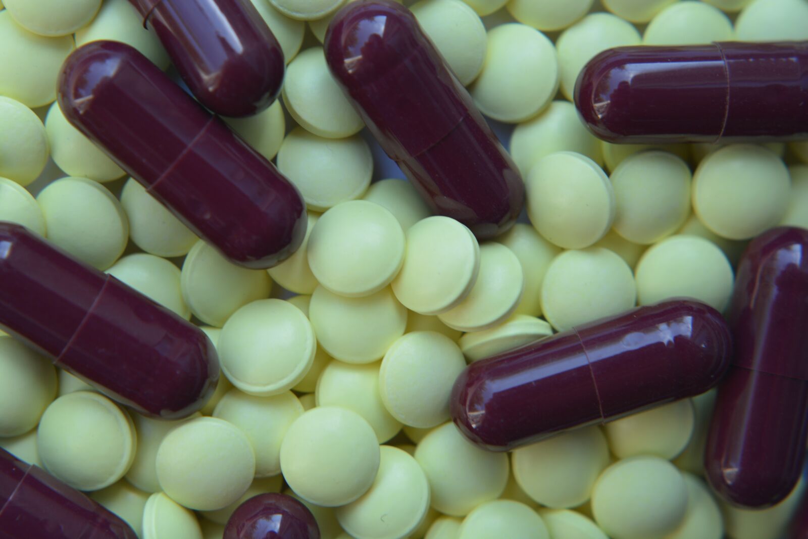 Nikon D7100 sample photo. Medicines, tablets, pills photography