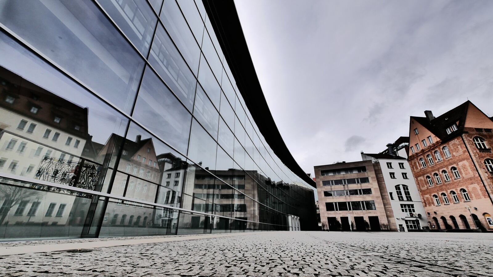 Panasonic DMC-G70 sample photo. New museum, nuremberg, building photography