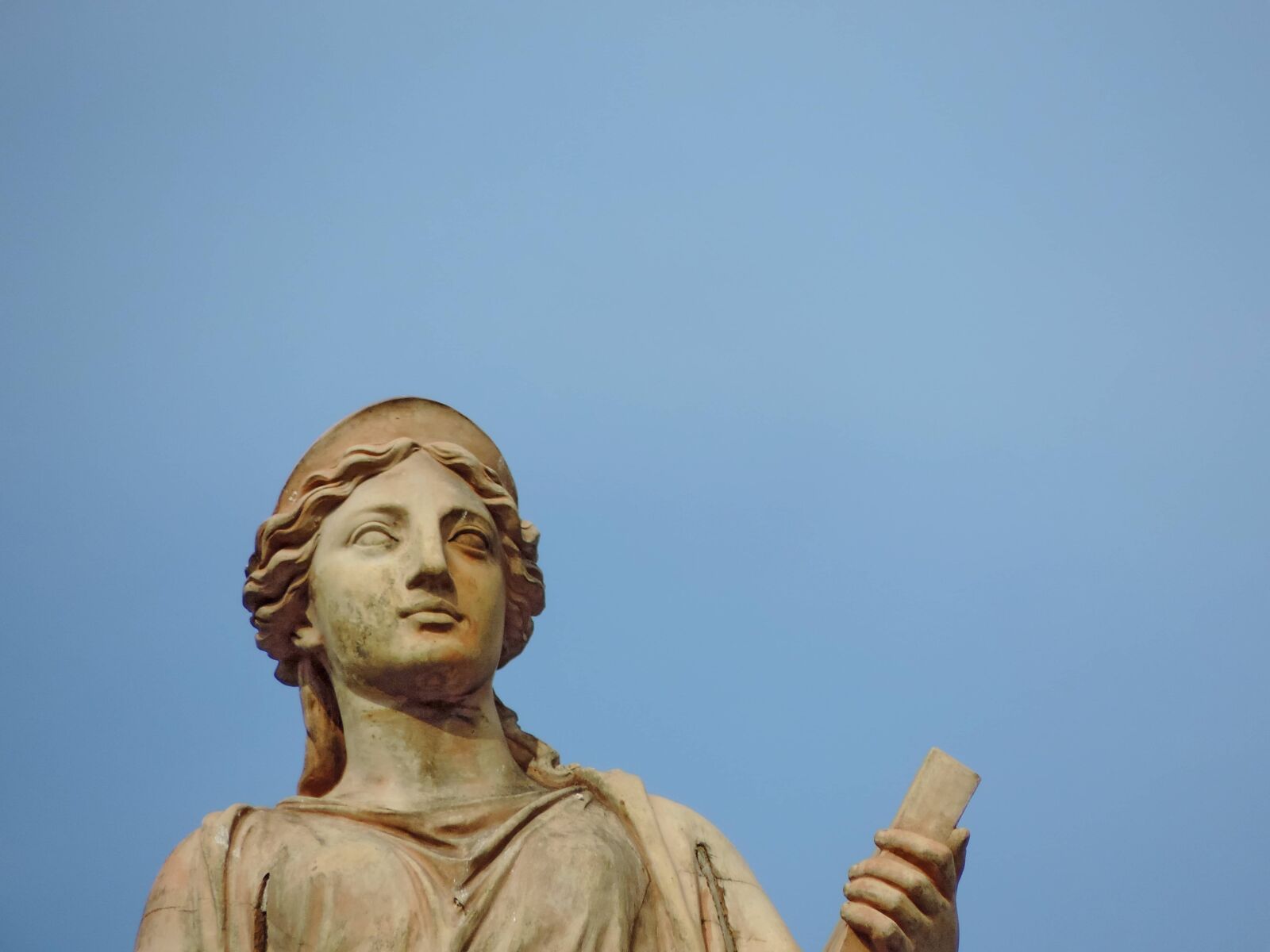Nikon Coolpix P520 sample photo. Blue sky, statue, sculpture photography