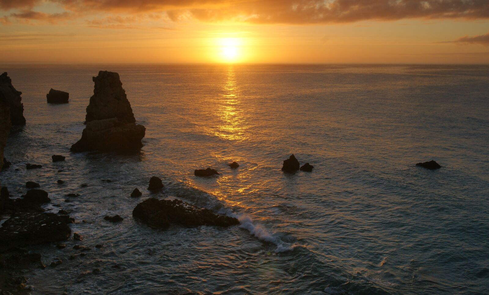 Sony Alpha DSLR-A700 sample photo. Sunset, water, dusk photography