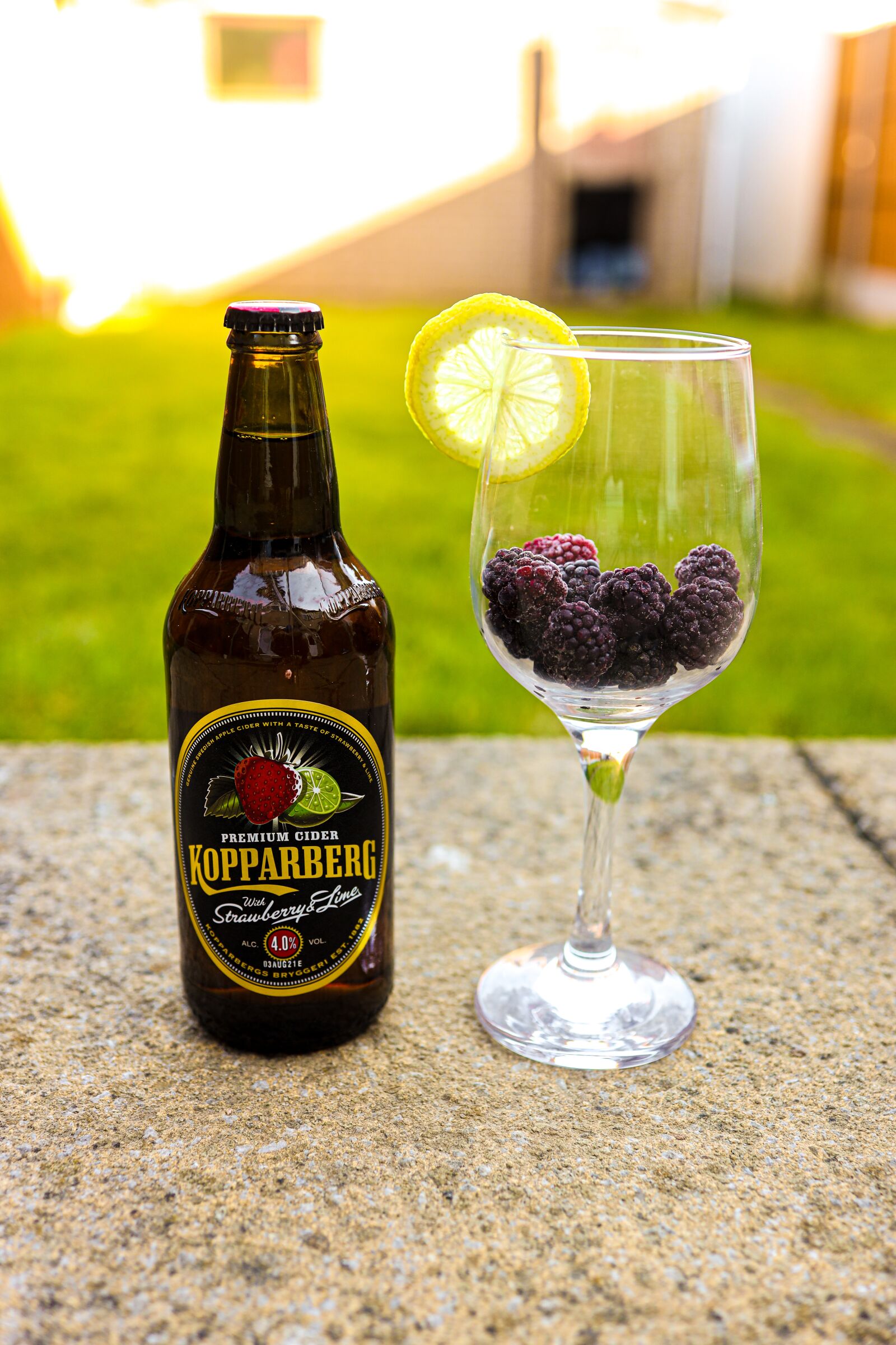 Canon EOS R + Canon RF 35mm F1.8 IS STM Macro sample photo. Cider, fruit beer, drink photography